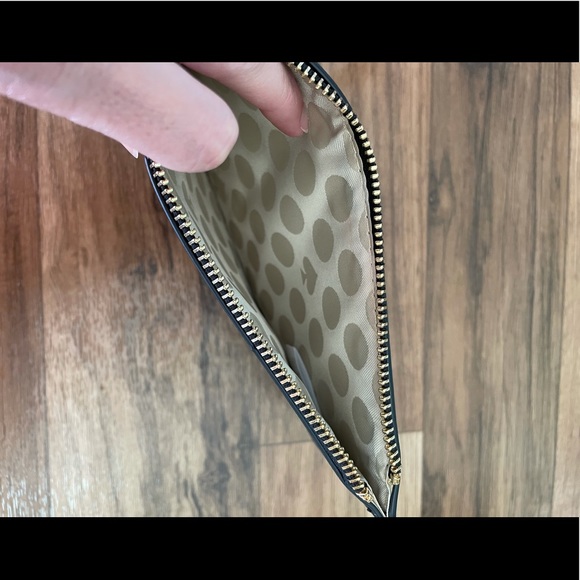 Kate Spade wristlet - Picture 7 of 8